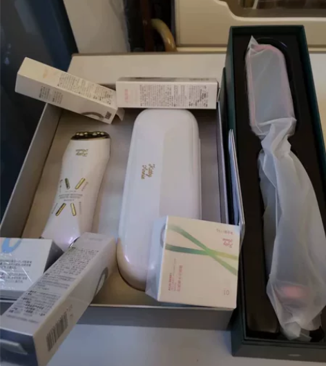 小猫安妮射频美容仪送同品牌全新直发梳,5,...