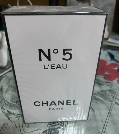 香家香水～全新未拆，100毫升。别人赠送，...