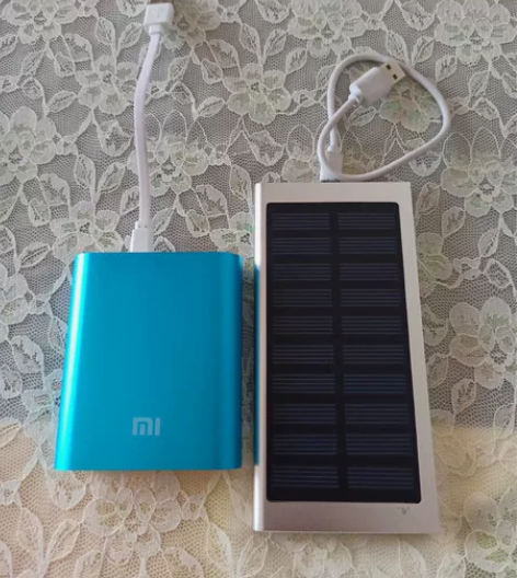 小米和品胜两个充电宝一起出售。小米充电宝1...