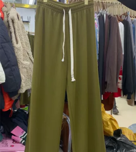 阔腿裤。均码。135斤以内可穿 感兴趣的话...