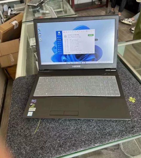 刚收神州游戏本   配置看图   跑分60...