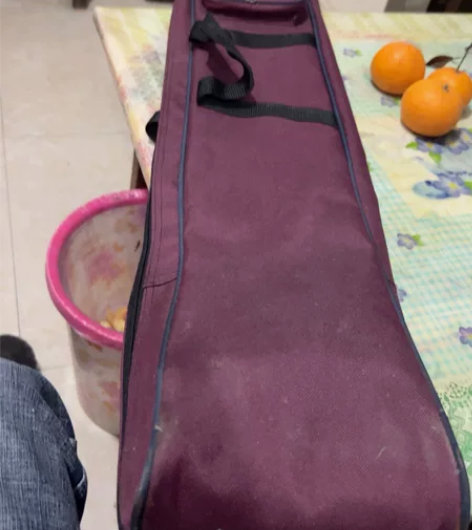 二胡图为实物图片，让给须要的朋友！ 感兴趣...