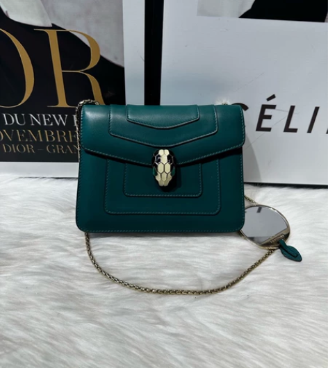 Bvlgari宝格丽祖母绿 蛇头链条包小号...