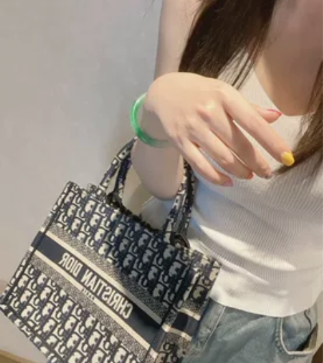 迪奥托特包小号 感兴趣的话点“我想要”和我...