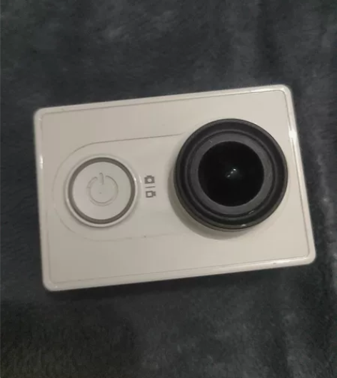 小蚁运动相机1代，相机可以正常使用，成色九...