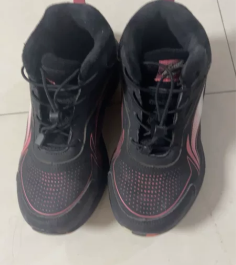 33码加薄绒李宁运动鞋 感兴趣的话点“我想...