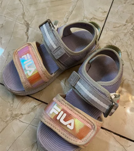 fila斐乐儿童凉鞋 内长19.5cm 感...