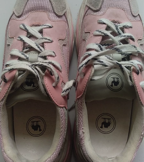 骆驼牌户外休闲鞋，有增高效果，40码，穿过...