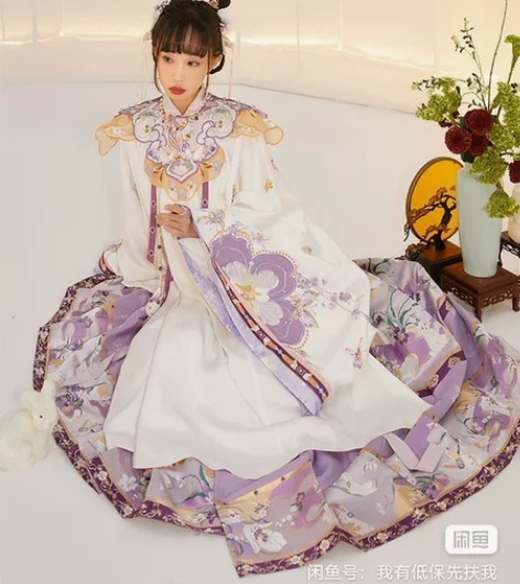 十三余小豆蔻儿[玉兔少女]刺绣立领长袄云肩...