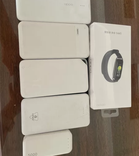 快充充电宝 一堆 高中用过的，4台1w毫安...