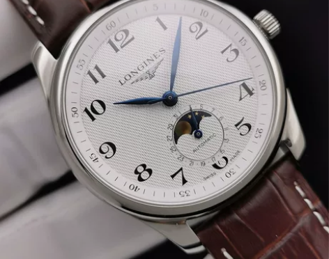 闲置出售 9成新  浪琴名匠月相八针全自动...