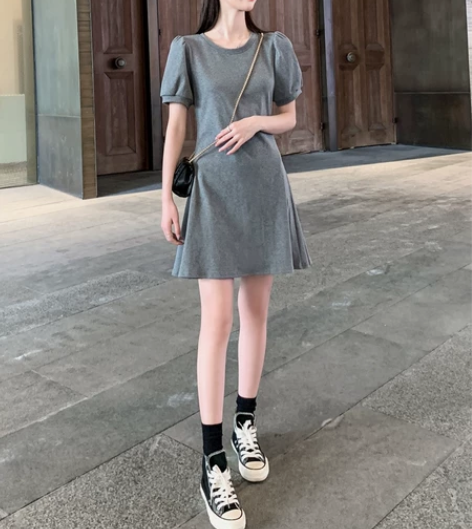 灰色法式泡泡袖裙子轻熟风连衣裙2022夏季...