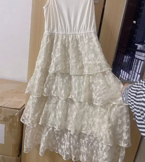 蕾丝吊带连衣裙女 新款蛋糕裙  百搭 感兴...