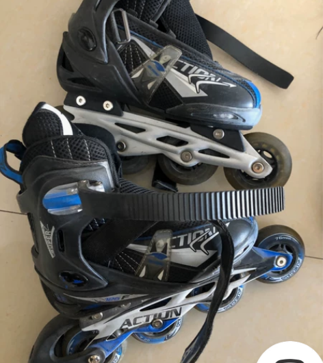 儿童旱冰鞋直排轮 没用过放脏了 擦擦就行 ...