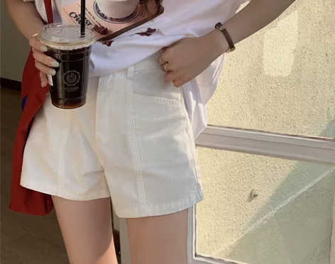 全新未穿过白色设计感纯色牛仔短裤女2022...