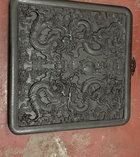 木雕二龙戏珠，长36厘米，宽36厘米，厚3...