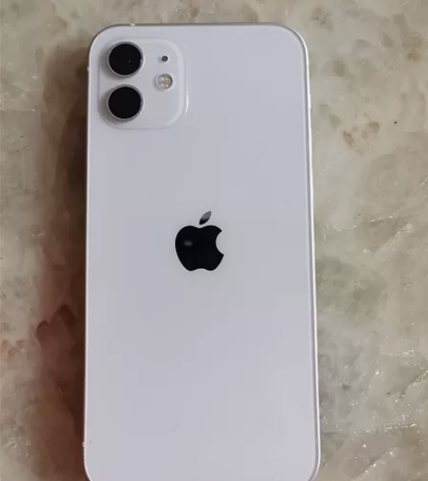 出售国行正品苹果12 由于换新手机了 便...