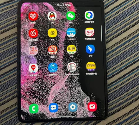 三星fold1韩版，内外屏幕完美无划痕。外...