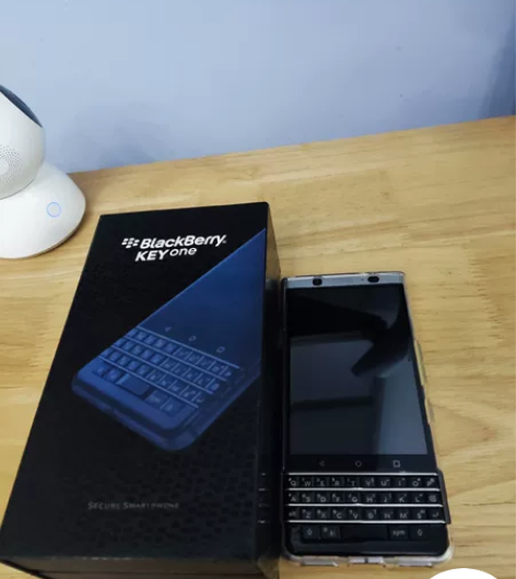 黑莓keyone，国行版本，咸鱼购置，用了...