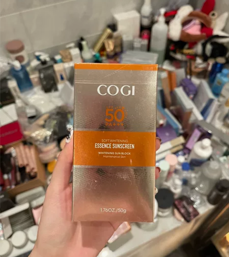 高姿美白防晒 全新未拆封 感兴趣的话点“我...