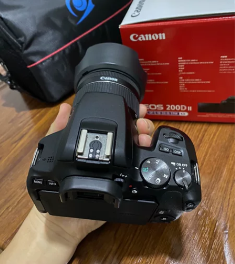 自用佳能200D二代    带18-55防...