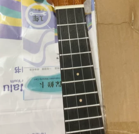 Tom品牌尤克里里 全新 下午又卖了三把马...