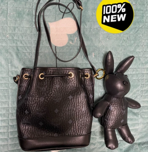 全新女士斜跨包单肩背包 配件：兔子挂件材质：PU尺寸：底宽约...