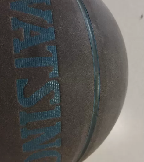 买的篮球 因为不打了，现在比较忙，所以急着...