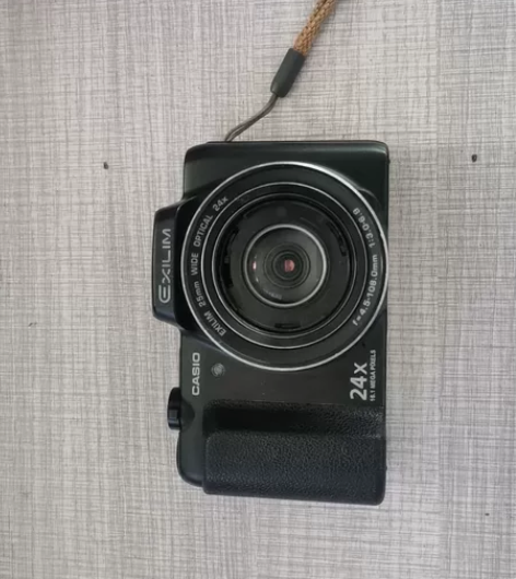 卡西欧zs220，24倍光学变焦，功能全部...