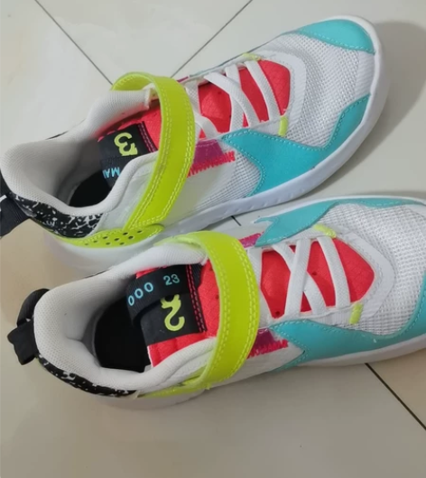 乔丹品牌，专柜购买，春秋款全新，内长19厘...