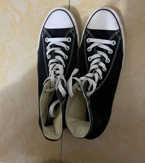 高帮匡威43码偏大无鞋盒 感兴趣的话点“我...