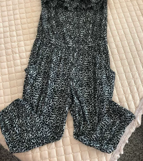 豹纹吊带连体裤正品 专柜买的，忘记哪个牌子...