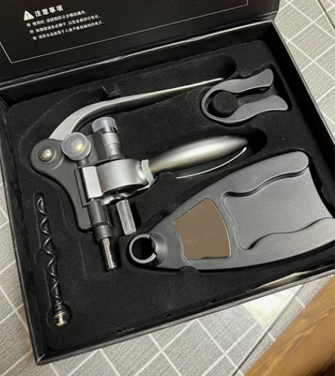 全新红酒开瓶器套装，全新未使用，低价出，外...