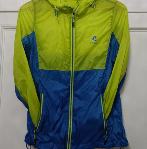 拼色运动防晒两用衫 感兴趣的话点“我想要”...