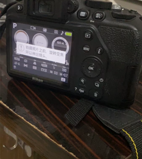 国行防抖尼康D3500 8成新 镜头盖有点...