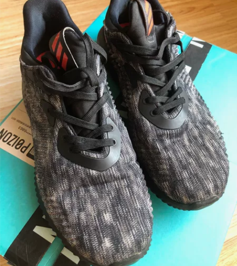 阿迪 运动鞋 感兴趣的话点“我想要”和我私...