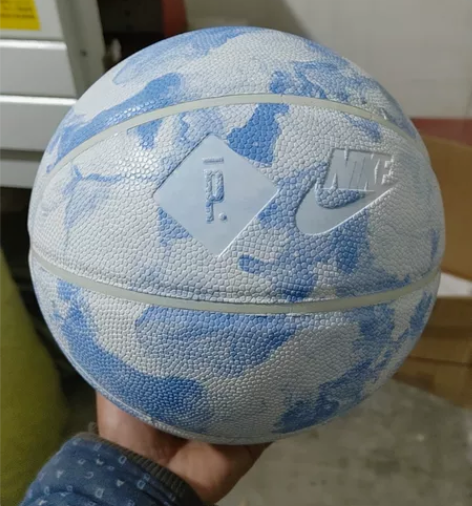 闲置七号篮球pu吸湿材质，防滑耐磨手感好，...