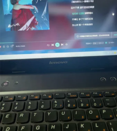 联想y480笔记本无任何瑕疵，喇叭声音好听...