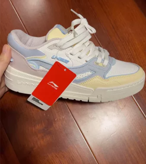 李宁女鞋，全新，吊牌还在  原价499 现...