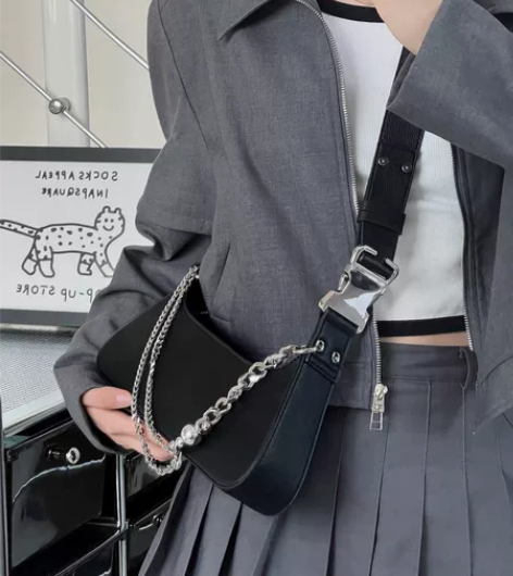 #百搭包包 【包邮低价出】小众设计腋下女包...