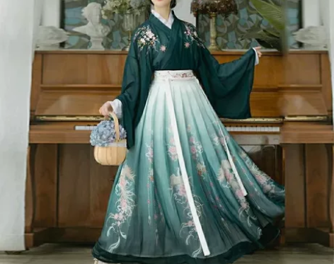 若丝莲齐腰魏晋汉服，M码三件套，穿一洗一，...