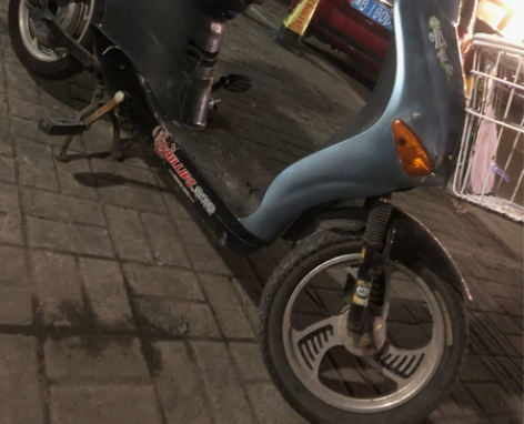 换了新电瓶车,适合女生骑这个便宜出了四个电...