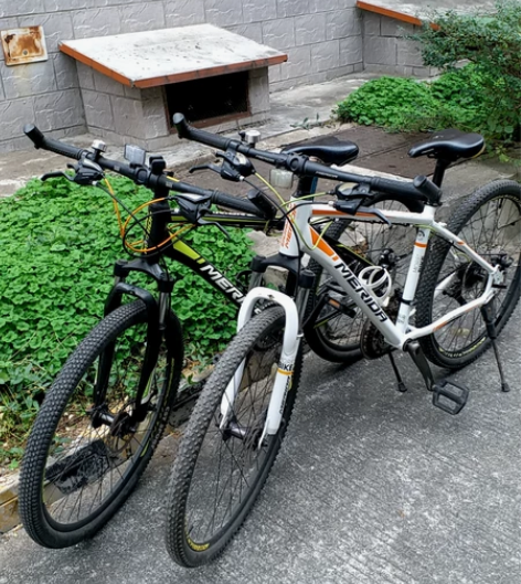 21速美利达勇士300白黑两辆，学生上学闲...