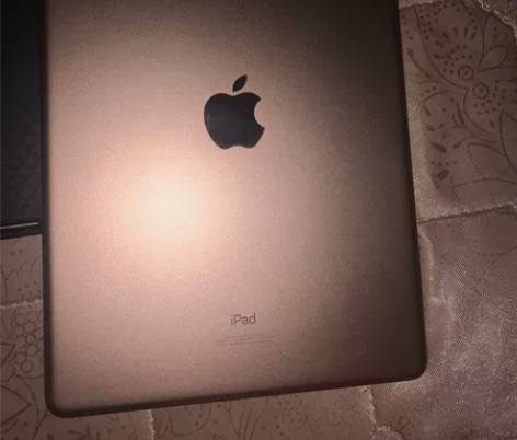 ipad 8款128gWi-Fi+插卡 送...