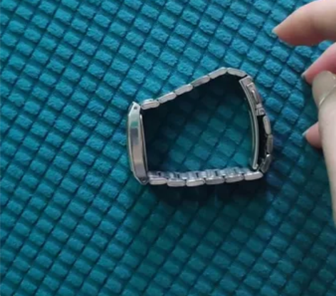 正品罗西尼不锈钢电子手表，表面有佩戴痕迹没...