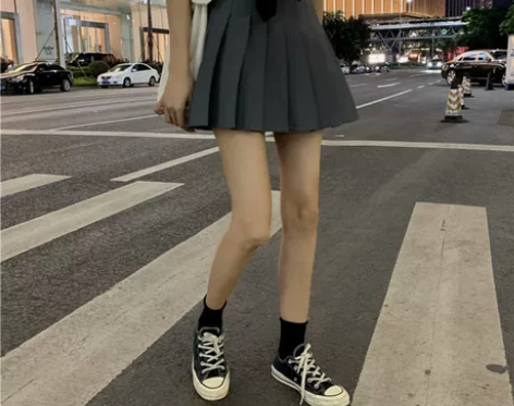 山本风半身裙伞裙高腰a字黑色百褶夏季薄款灰...