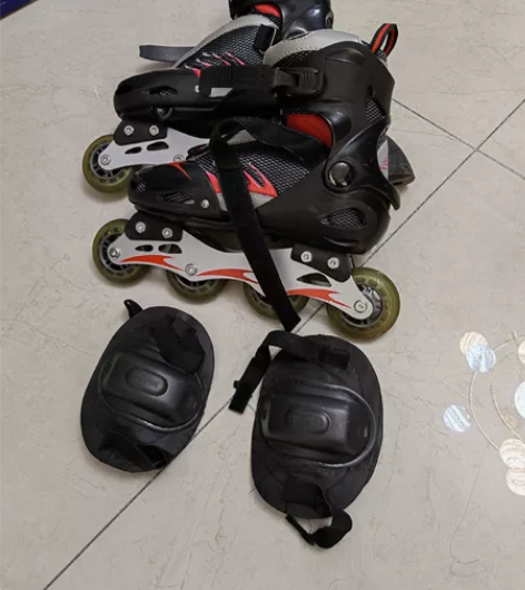 女款旱冰鞋38-41码 买回来只玩过2次 ...