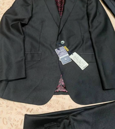 海澜之家男士西装 一套 原价八百全新没有穿...