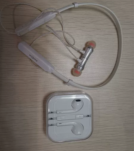 二手蓝牙运动耳机(介意勿拍),带磁吸,送新...