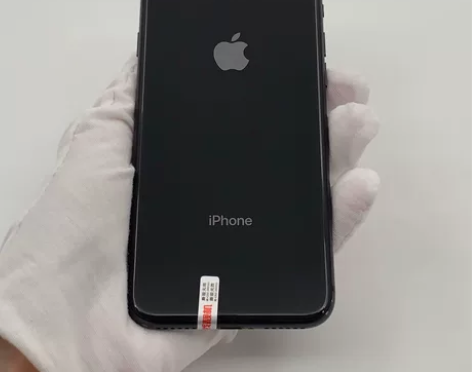 出一台性能小钢炮苹果8在找靓机上卖的卖回来...